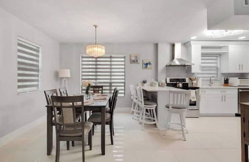 Tallahassee House | Aqua Vista Getaway
