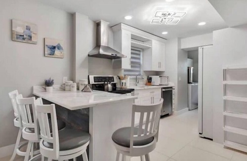 Tallahassee House | Aqua Vista Getaway