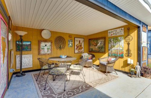 Murphy House | 'ArBoCo' Downtown Murphy House w/Courtyard!