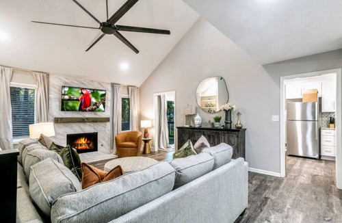 Ellenwood House | ATH - New Spacious Stepless Ranch, Modern (85Wil)