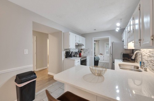 Smyrna Villa | ATH - Sleeps 4 - 2 Beds - Pet friendly - CC1