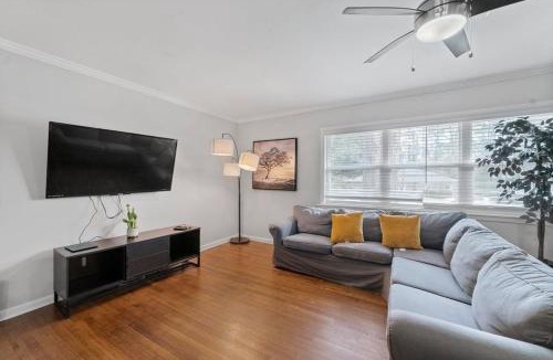 Decatur House | Atlanta Private Pool Retreat 5BR Home Sleeps 14