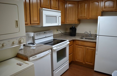 Pigeon Forge Condo | Attractive 504 2BD Condo with Private Balcony and Jacuzzi Tub