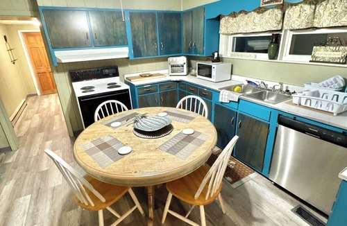 Kegley House | ATV Trails and Skiing! Perfect 3-bedroom house in Rock
