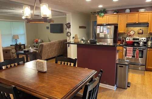 Avery Creek House | Avery's Creek - 4 Bedroom, 3 Bath Full House Rental with Deck & Hot Tub
