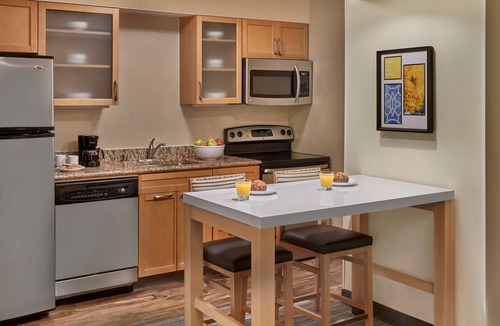 Atlanta Hotel | AVIA Residences on Savoy- Extended Stay