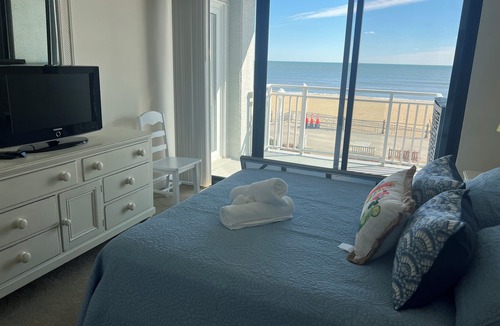 Northeast Virginia Beach Condo | Awesome Condo - Oceanfront on Virginia Beach Boardwalk! Look no further!