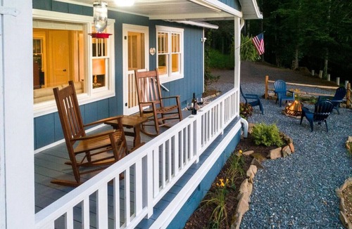 Bryson City House | Awesome mountain view, sunsets, Bryson city, humming birds galore, Wi-Fi, great kitchen, close to all attractions, dog friendly