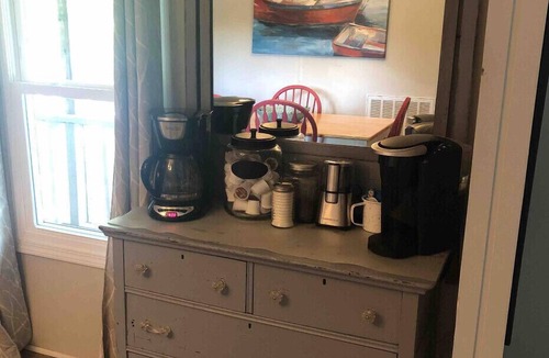Cross Hill House | Awesome reviews! Owner makes you feel like family! Dates still open for summer!