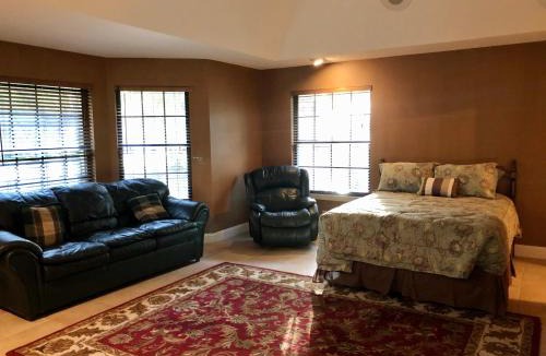 Tropic House | Awesome shared Villa 20 minutes from the beach