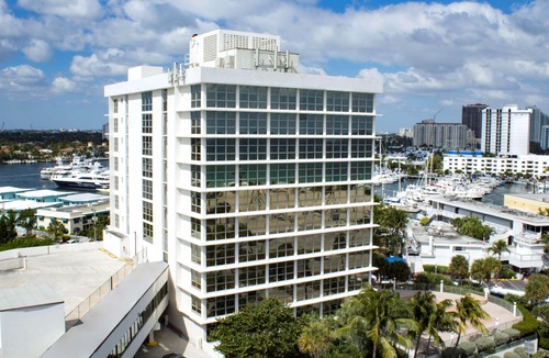 Central Beach Hotel | B Ocean Resort