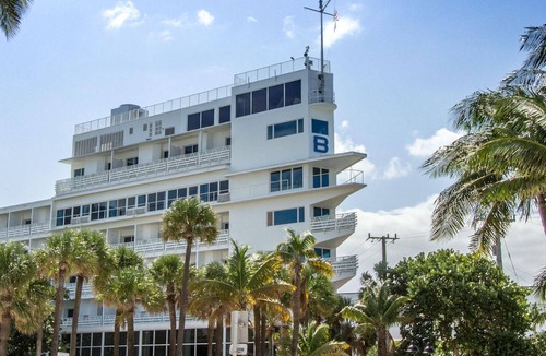 Central Beach Hotel | B Ocean Resort