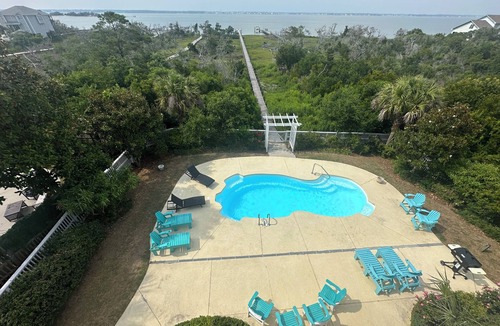 Emerald Isle House | BAMA BREEZE 6-bedroom house with pool and elevator on Emerald Isle