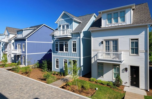 Buena Vista Cottage | Barbara & Linda by Avantstay Stylish 2 Home Buyout in Heart of Nashville
