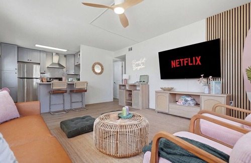 Park East Apartment | Barefoot Bungalow 1 - Downtown, Beach & SRQ