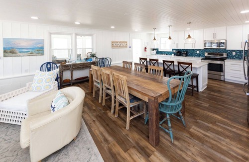 Sandbridge House | Barefoot Cottage- Pool- A Sandbridge Favorite!