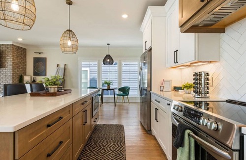 Winchester House | Barefoot Dreams Waterfront w/Flat Lot, Pool, Paddleboards