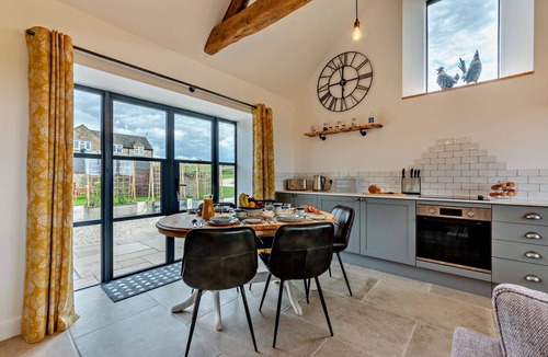 Chipping Norton Cottage | Barn conversion with spectacular views - Fox Cottage