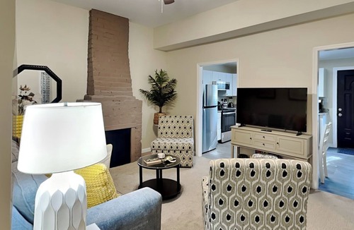 Metropolitan Condo | Barnard Row 1406 | Victorian District + Allows Pets