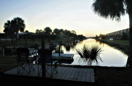 Crawfordville House | Bay, Beach, Pool, Fishing, Golf Cart!