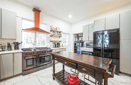Johns Island House | Bay Breeze Manor: Waterfront, Pool & Hot Tub, Game Room!