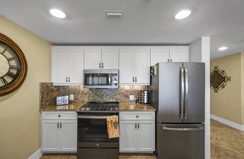 Baytowne Wharf Condo | BAY VIEW! MARINA VIEW! RESORT POOL! HUGE 3/3 CONDO IN RESORT! MINUTES TO THE GULF!