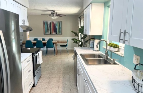 Rockledge House | Bayberry Breeze - 3B/2B Pet Friendly Private Pool
