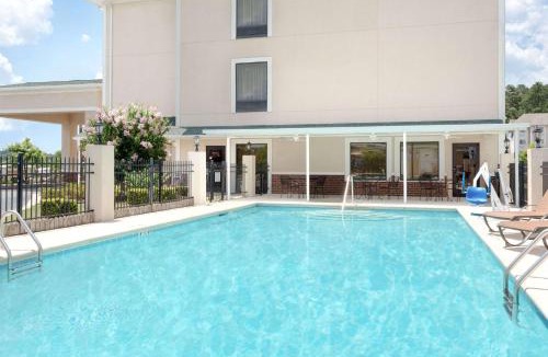 Augusta Hotel | Baymont by Wyndham Augusta Riverwatch