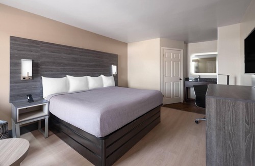 Commerce Hotel | Baymont by Wyndham Commerce GA Near Tanger Outlets Mall