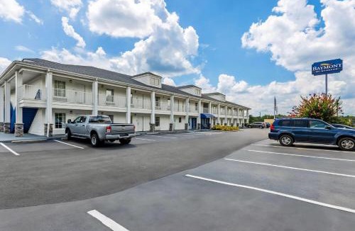 Forest City Hotel | Baymont by Wyndham Forest City