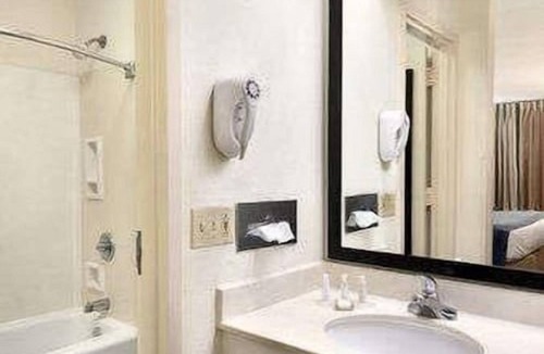 Florence Hotel | Baymont Inn & Suites Florence by Wyndham