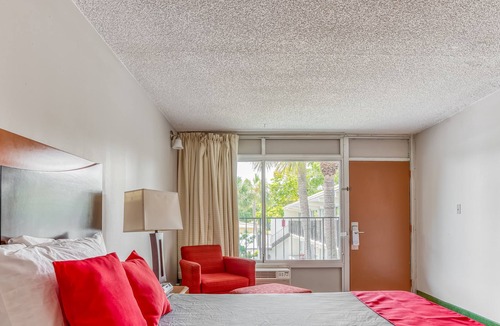 Pinellas Park Hotel | Bayside Inn Pinellas Park - Clearwater