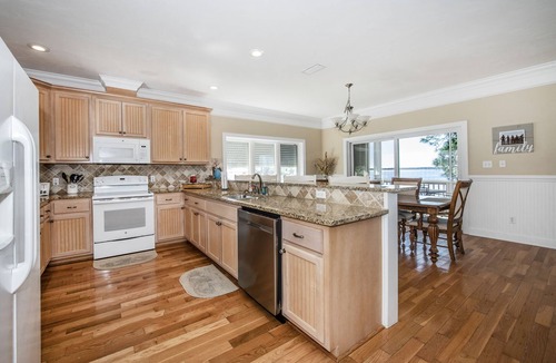 Panacea House | "Bayside Retreat" in Panacea FL.-Bay Front, Dock, 2 Large Porches, WiFi, No Pets