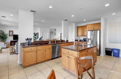 Meadows House | Bayview Manor at Paradise Harbor with Private Pool and Dock!