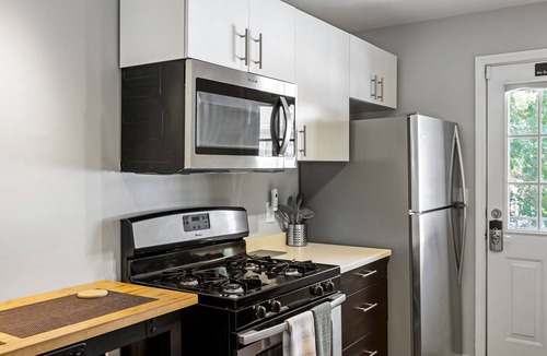 Buckhead Apartment | (BC2bK) World Cup Midtown 2BR Condo for Groups or Families