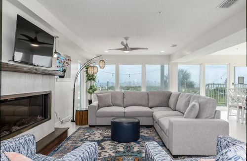 Jacksonville Beach Apartment | Be A Nomad - 7 Bedroom Beachfront House Jacksonville Beach Sleeps 14