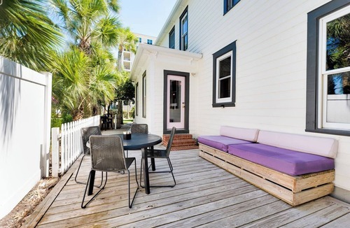 Jacksonville Beach House | Be a Nomad - Charming Pool House 1 blck to beach