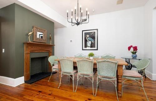 Jacksonville Beach Apartment | Be a Nomad - Charming Pool House 1 block to beach