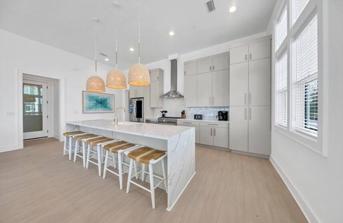 Fort Walton Beach House | Beach Front 8 BR 6 BA Pool & Hot Tub + Pickleball Fun