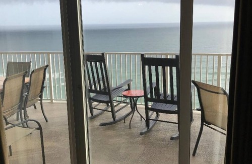 Long Beach Condo | Beach-Front Condo w/Oversized Balcony & Coastal Gulf Ocean Views! Corner Unit!