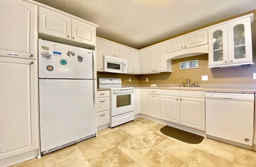 Bel Air Condo | BEACH Front Condo! Stay right on the Gulf! GG201