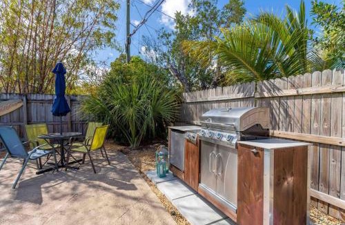 Lantana House | Beach House/KING BD/Hot Tub/Pool/Fire Pit/Gym/Golf