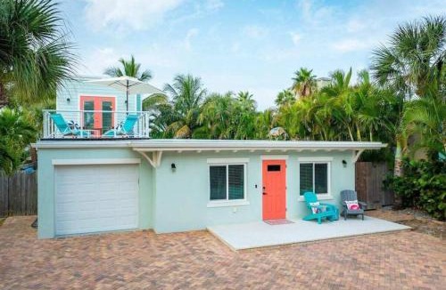 Crescent Beach House | Beach house w/Putting Green/Game Rm/Rooftop Deck