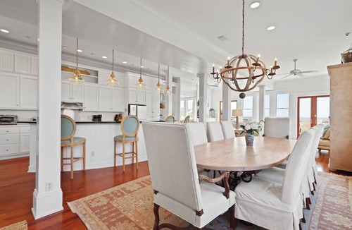 Saint Simons Island House | Beach Lawn Cottage - Magnificent Oceanfront Coast Cottages Escape , Steps to Beach