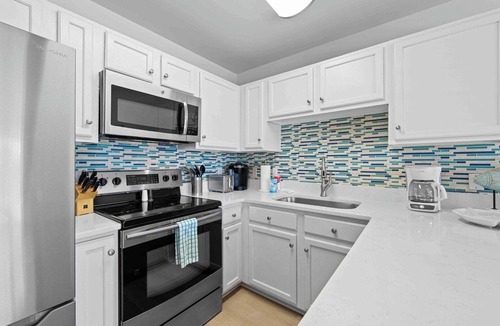 Crystal Beach Condo | Beach Vibes Destin Gem: 1BR Condo w/3 Beds