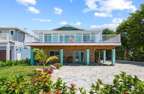 Laguna Shores Apartment | Beach view Pool Home