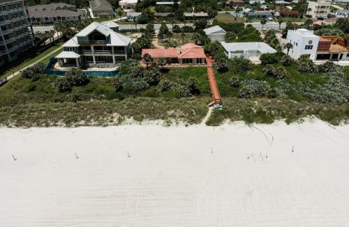 River Ridge Estates House | Beachfront 4 Bedroom 4 Bath with Huge Deck Wifi