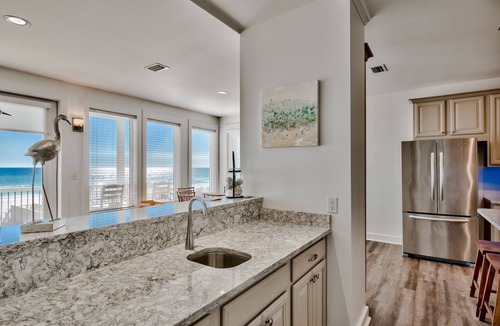 Miramar Beach House | Beachfront 7 Bed with splash pool - private beach! Spring discounts!