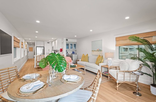 Belleair Beach Condo | Beachfront Aldea 12 | Designers Condo
