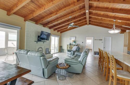 Alligator Point House | Beachfront Alligator Point Retreat Steps to Sand!